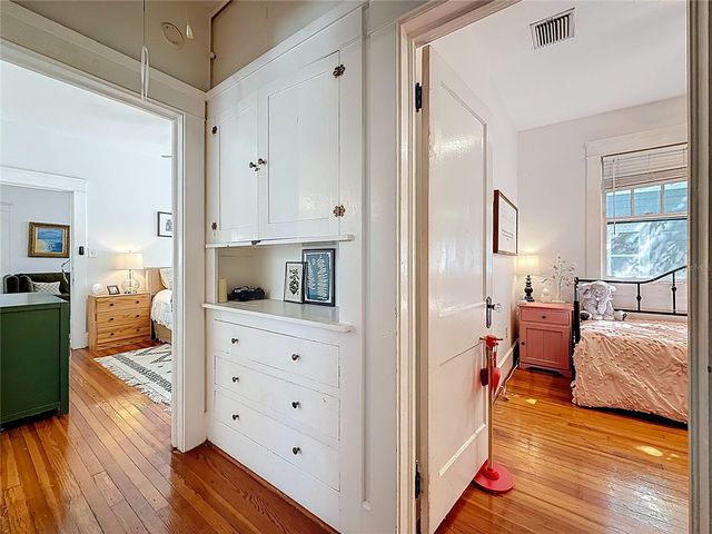 146 13TH AVENUE NE, St Petersburg, FL 33701