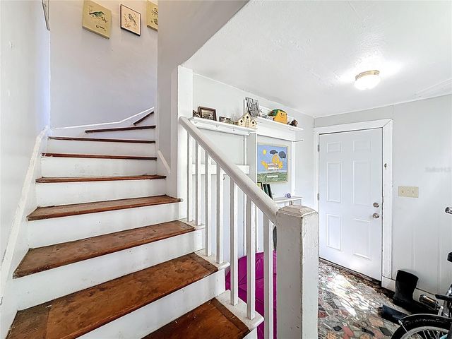 146 13TH AVENUE NE, St Petersburg, FL 33701