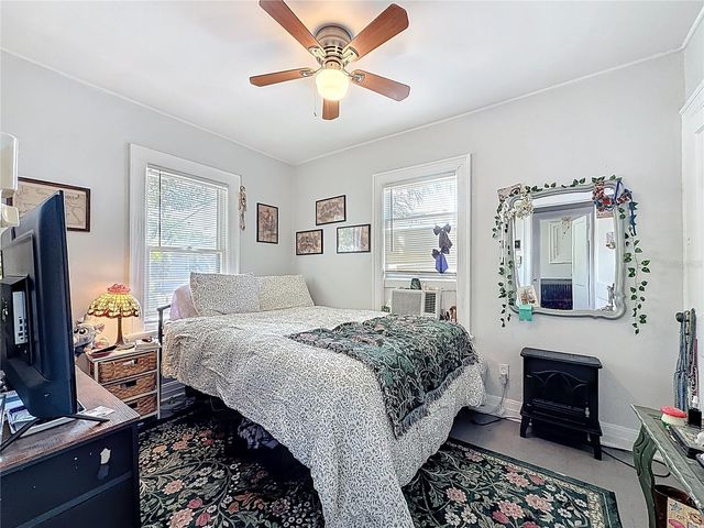 146 13TH AVENUE NE, St Petersburg, FL 33701