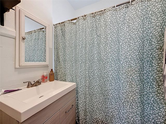 146 13TH AVENUE NE, St Petersburg, FL 33701