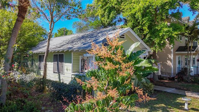 146 13TH AVENUE NE, St Petersburg, FL 33701