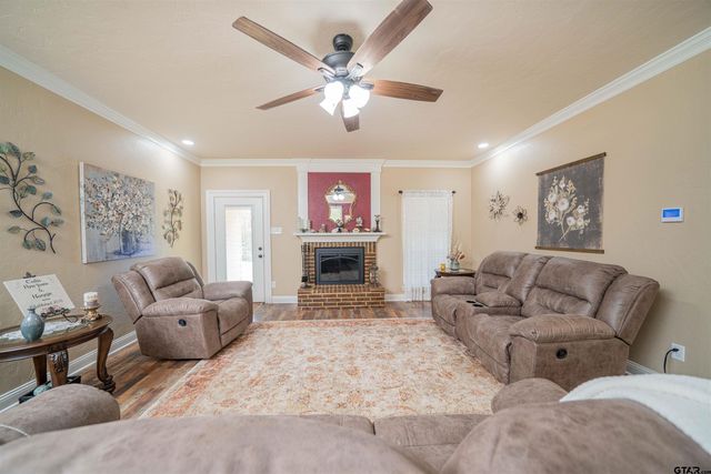 525 Lake Gladewater Rd, Gladewater, TX 75647