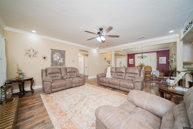 525 Lake Gladewater Rd, Gladewater, TX 75647