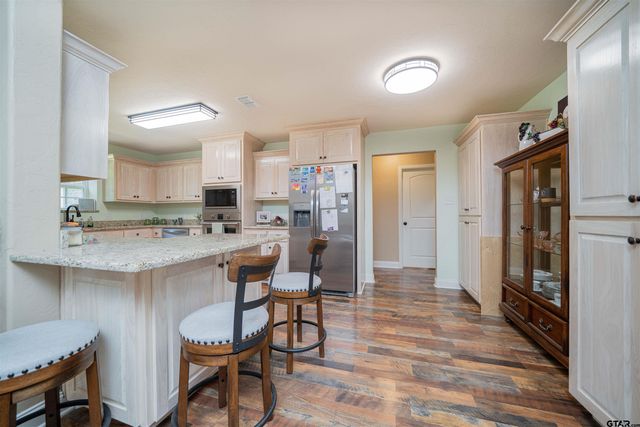 525 Lake Gladewater Rd, Gladewater, TX 75647