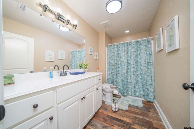 525 Lake Gladewater Rd, Gladewater, TX 75647