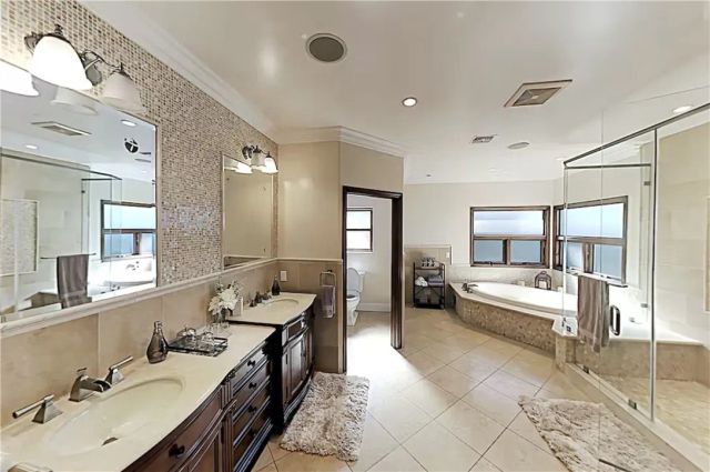 12403 Erwin Street, North Hollywood, CA 91606