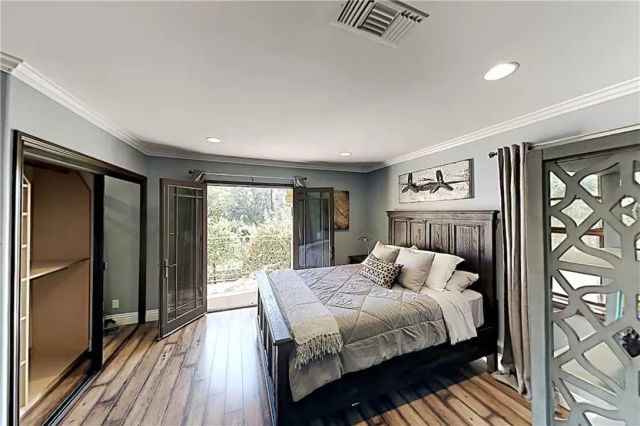 12403 Erwin Street, North Hollywood, CA 91606