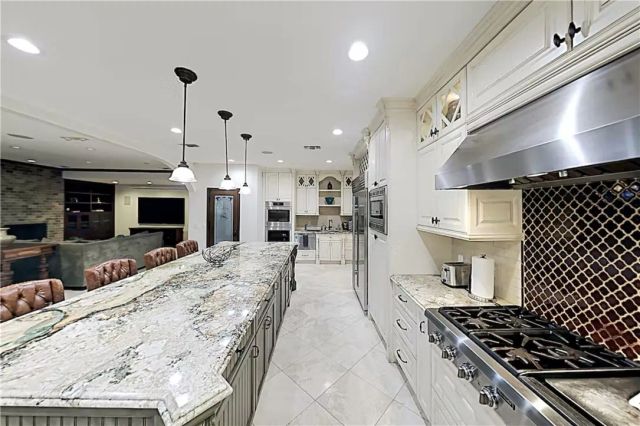 12403 Erwin Street, North Hollywood, CA 91606