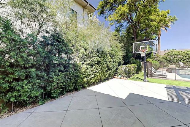 12403 Erwin Street, North Hollywood, CA 91606