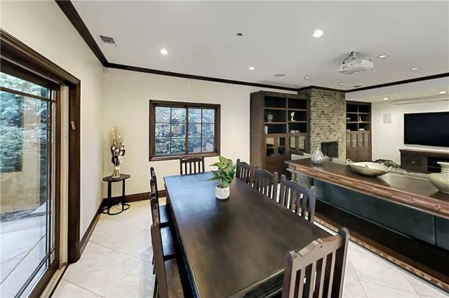 12403 Erwin Street, North Hollywood, CA 91606
