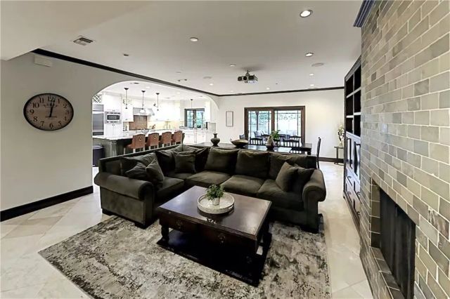 12403 Erwin Street, North Hollywood, CA 91606