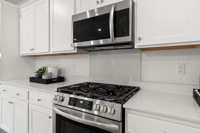 878 Traverse Drive S, Madera, CA 93636