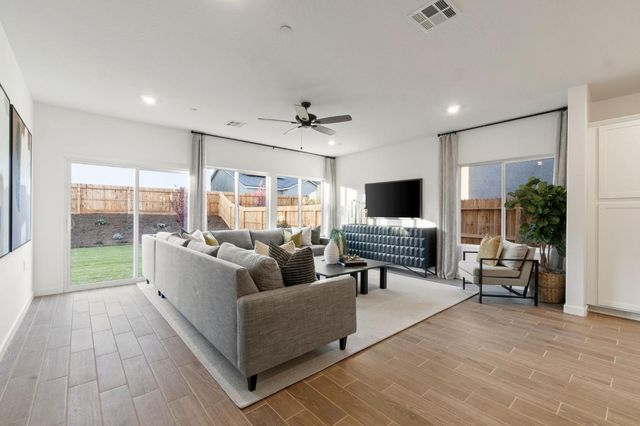 878 Traverse Drive S, Madera, CA 93636