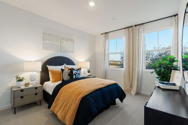 878 Traverse Drive S, Madera, CA 93636