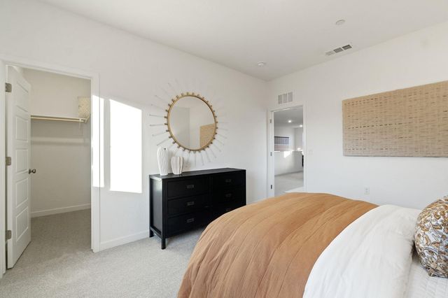 878 Traverse Drive S, Madera, CA 93636