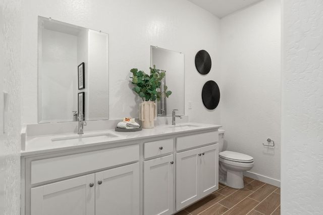 878 Traverse Drive S, Madera, CA 93636