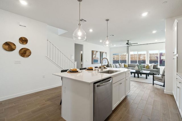 878 Traverse Drive S, Madera, CA 93636