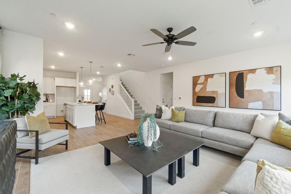 Image 14 of property listing at 878 Traverse Drive S, Madera, CA 93636