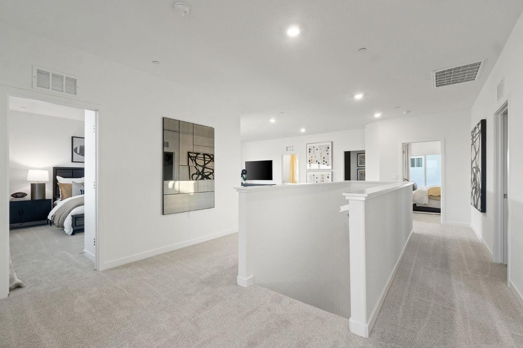 Image 18 of property listing at 878 Traverse Drive S, Madera, CA 93636