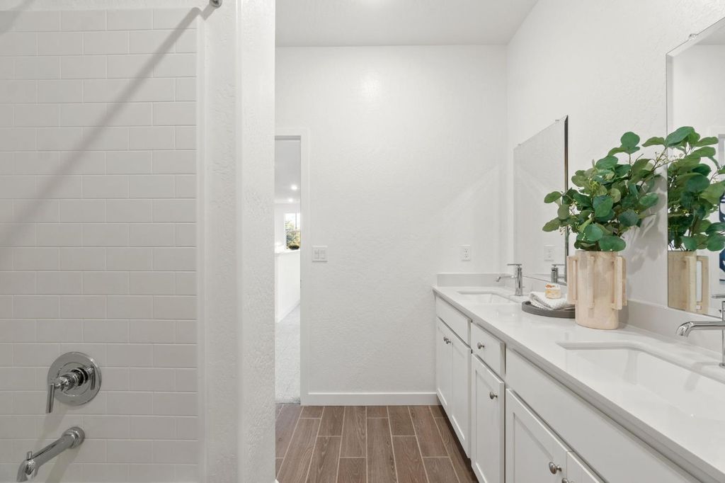 Image 30 of property listing at 878 Traverse Drive S, Madera, CA 93636