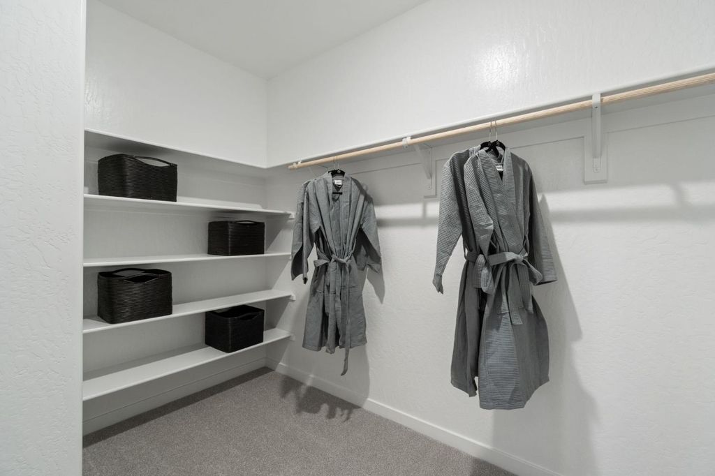 Image 35 of property listing at 878 Traverse Drive S, Madera, CA 93636