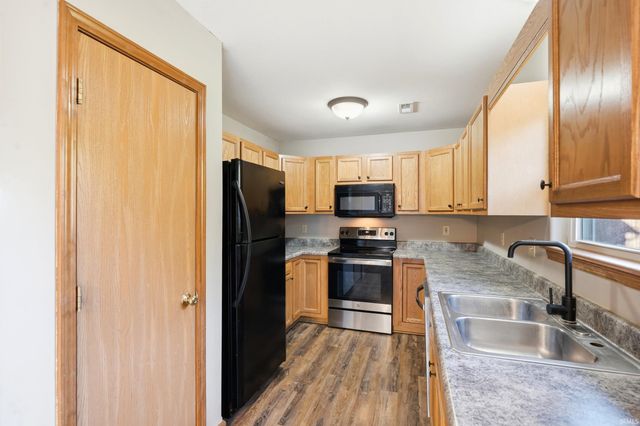 502 Freds Court, Kendallville, IN 46755