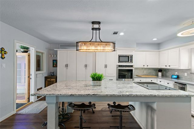 3726 Walden Estates Drive, Montgomery, TX 77356