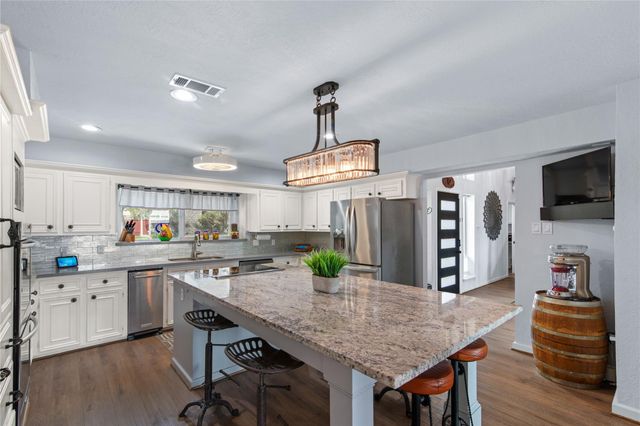 3726 Walden Estates Drive, Montgomery, TX 77356