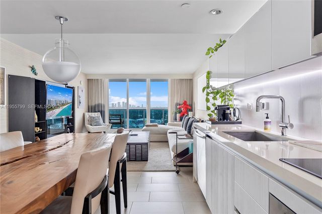 102 24th Street 1427, Miami Beach, FL 33139