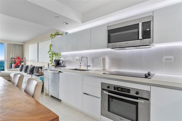 102 24th Street 1427, Miami Beach, FL 33139