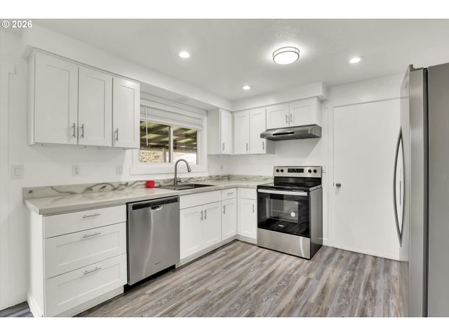 597 Se 13TH Ave, Hillsboro, OR 97123