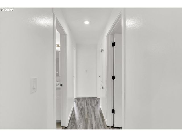 597 Se 13TH Ave, Hillsboro, OR 97123