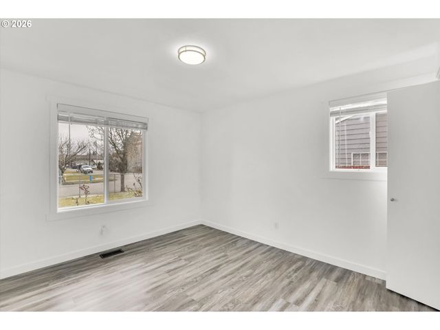 597 Se 13TH Ave, Hillsboro, OR 97123