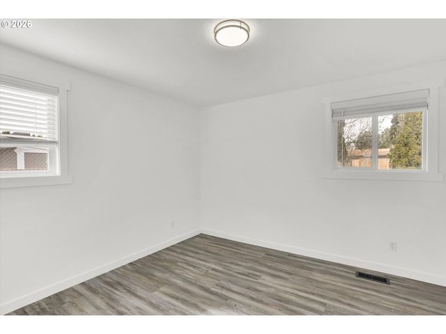 597 Se 13TH Ave, Hillsboro, OR 97123