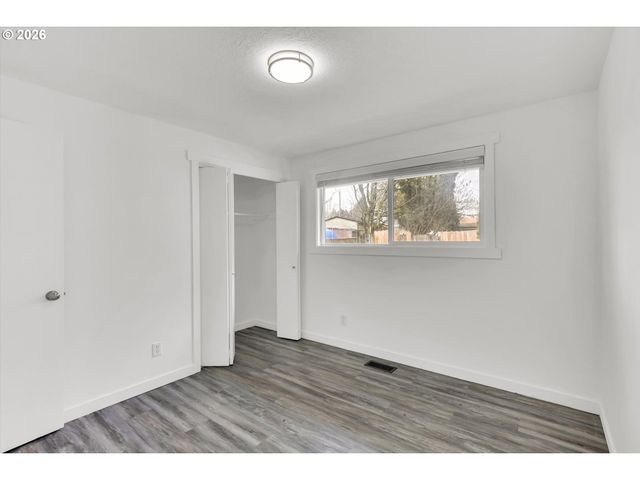 597 Se 13TH Ave, Hillsboro, OR 97123