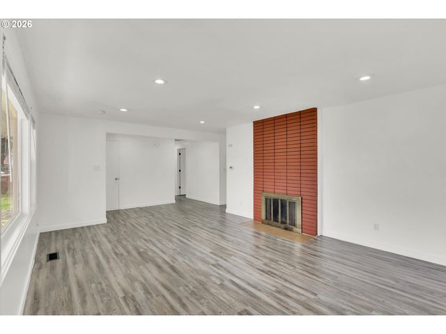 597 Se 13TH Ave, Hillsboro, OR 97123