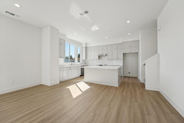 1933 Grand Street, Alameda, CA 94501