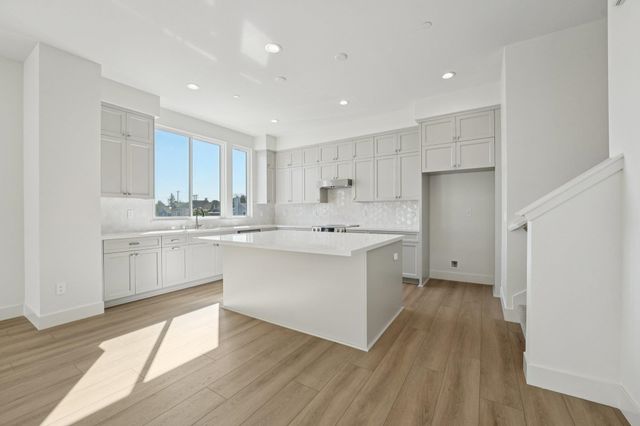 1933 Grand Street, Alameda, CA 94501