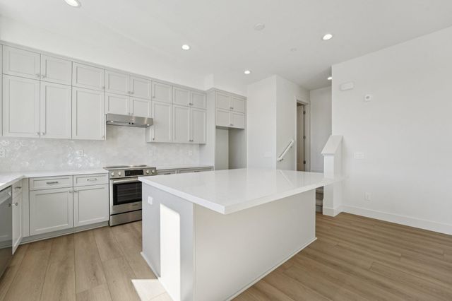 1933 Grand Street, Alameda, CA 94501