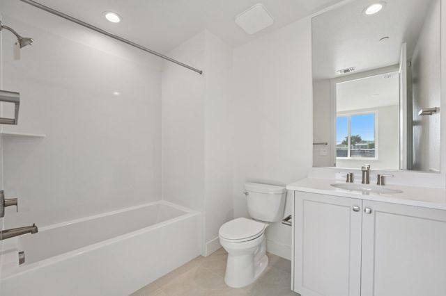 1933 Grand Street, Alameda, CA 94501