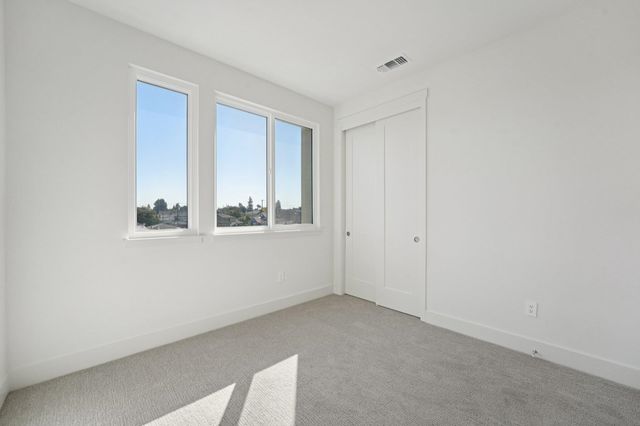 1933 Grand Street, Alameda, CA 94501