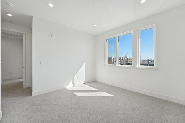 1933 Grand Street, Alameda, CA 94501