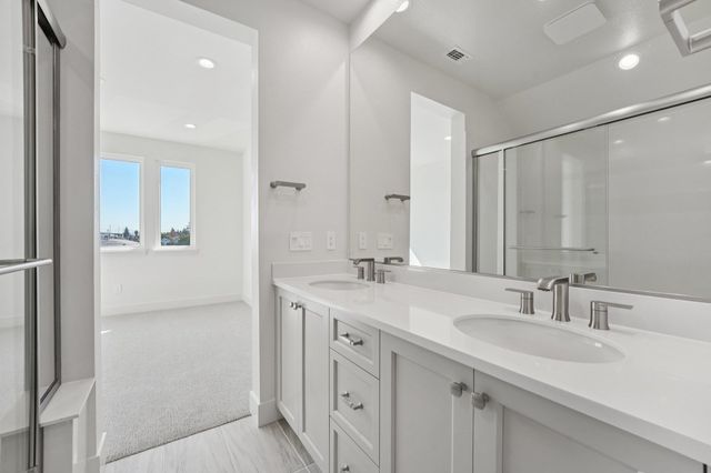 1933 Grand Street, Alameda, CA 94501