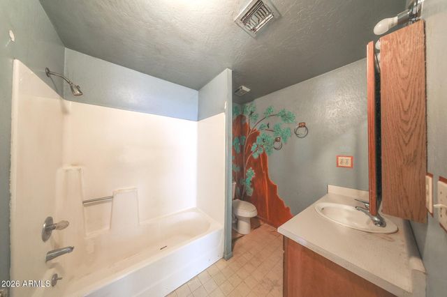 2620 N 29TH Street, Phoenix, AZ 85008