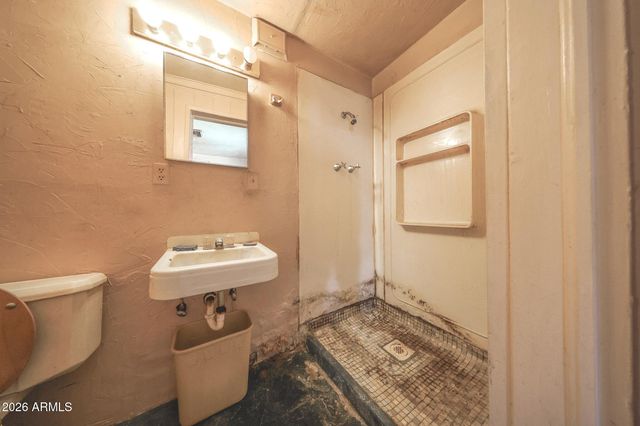 2620 N 29TH Street, Phoenix, AZ 85008