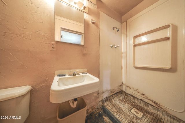 2620 N 29TH Street, Phoenix, AZ 85008