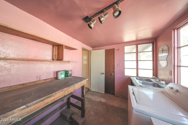 2620 N 29TH Street, Phoenix, AZ 85008