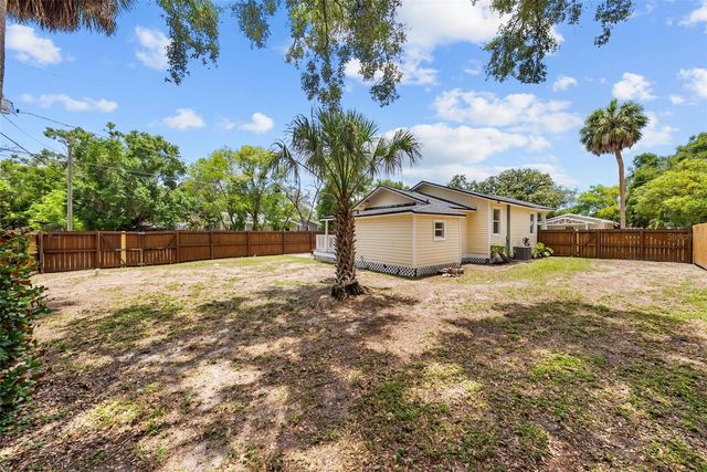 6601 N WELLINGTON AVENUE, Tampa, FL 33604