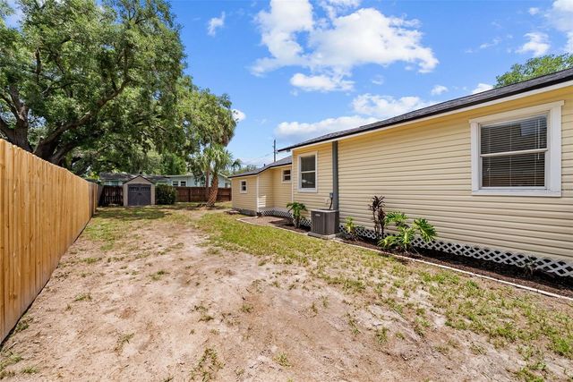 6601 N WELLINGTON AVENUE, Tampa, FL 33604