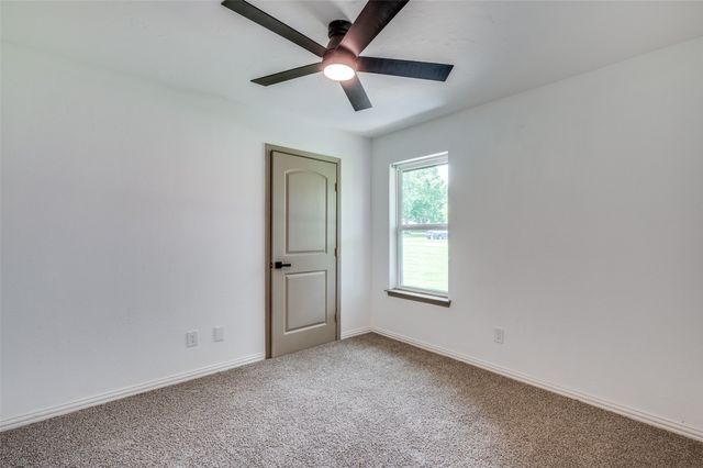 402 Country Meadow Drive, Mansfield, TX 76063